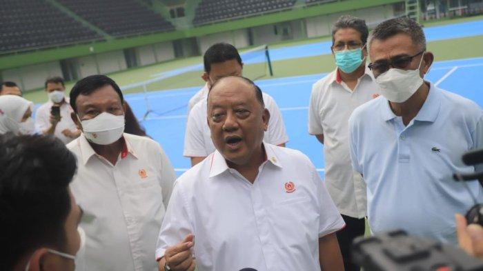 Ketum KONI Marciano Norman melanjutkan tinjauan ke Pemusatan Pelatihan Nasional (Pelatnas) cabang olahraga (cabor) Tenis pada Hari Rabu tanggal 13 April 2022 di dalam Kompleks Gelora Bung Karno (GBK) Senayan, Jakarta Pusat.