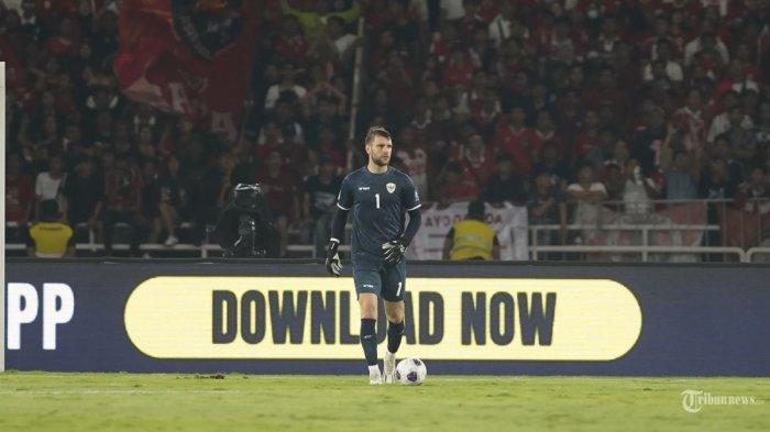 Penjaga gawang Timnas Indonesia Marteen Paes beraksi di Stadion Utama Gelora Bung Karno (SUGBK), Jakarta, Selasa (10/9/2024).