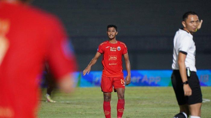 Gelandang bertahan Persija Jakarta Resky Fandi saat diturunkan bermain melawan Dewa United. Di pertandingan itu, Persija Jakarta dikalahkan Dewa United dengan skor 2-0 di Indomilk Arena, Tangerang, Jumat (25/8/2023) malam.