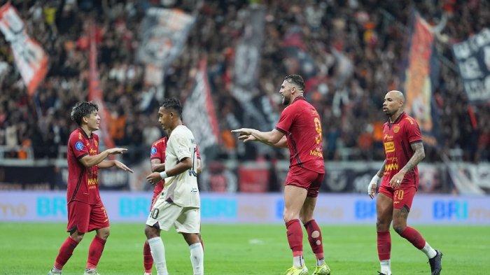 Selebrasi Marko Simic setelah mencetak gol ke gawang Persita Tangerang di Liga 1.