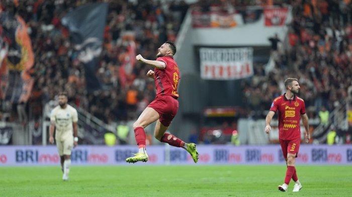 Selebrasi Marko Simic setelah mencetak gol bagi Persija Jakarta di Liga 1.