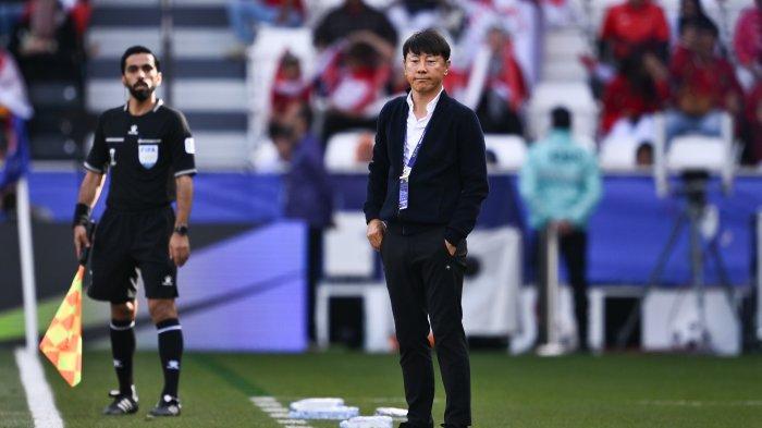 Nasib Shin Tae-yong di kursi pelatih kepala Timnas Indonesia masih belum jelas usai sukses menembus babak 16 besar Piala Asia 2023.