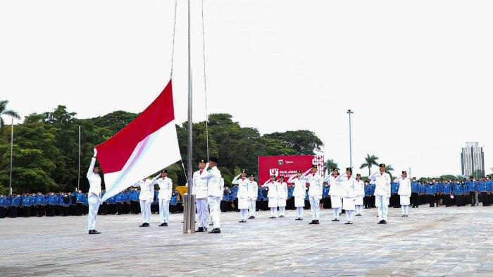 Upacara peringatan Hari Pahlawan tahun 2022 di Plaza Selatan Monas, Jakarta Pusat, Kamis (10/11/2022)