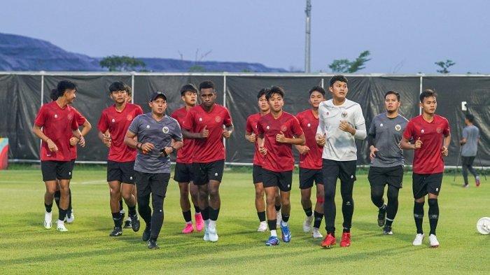 Pemain Timnas Indonesia U-17 berlatih mempersiapkan diri sebelum menjalani pertandingan di Piala Dunia U-17 2023.