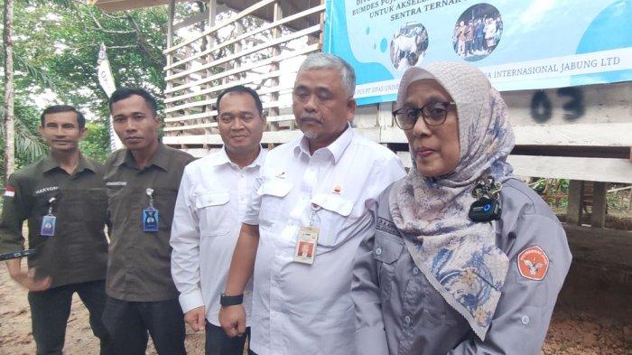 Pemdes Terjun Gajah, Dusun Simpang Abadi Kecamatan Betara, Kabupaten Tanjung Jabung Barat, ucapkan terima kasih kepada SKK Migas PetroChina yang telah memberikan bantuan ternak kambing sejak tahun 2022.