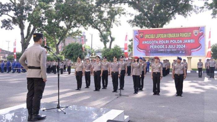 Polda Jambi menggelar upacara kenaikan pangkat Personil Polri Polda Jambi TMT 1 Juli 2024 pada Selasa 2 Juli 2024.