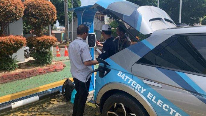 PT PLN (Persero) hadirkan 5 unit Stasiun Pengisian Kendaraan Listrik Umum (SPKLU) 7,4 kW di Palembang.