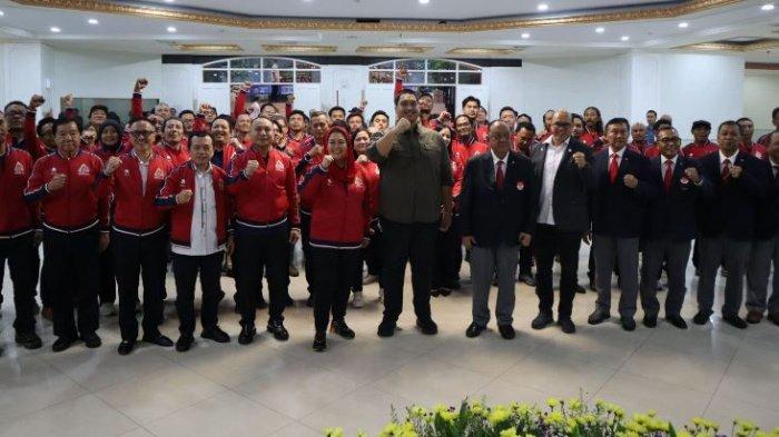 Ketua Umum (Ketum) Komite Olahraga Nasional Indonesia (KONI) Pusat Letjen TNI Purn Marciano Norman mengukuhkan dan melantik Pengurus Pusat Federasi Panjat Tebing Indonesia (PP FPTI) masa bakti 2023 – 2027, di Wisma Kemenpora, Jakarta, Senin (4/3/2024).