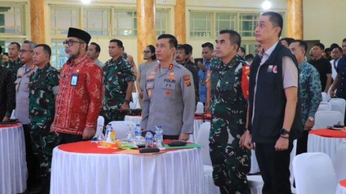 Kapolda Jambi Irjen Pol. Rusdi Hartono ikuti pelaksanaan Rakor Penanganan dan Penanggulangan Karhutla di wilayah Provinsi Jambi 2024 di Balai Prajurit Korem 042 Garuda Putih Jambi pada Kamis (01/08/2024)