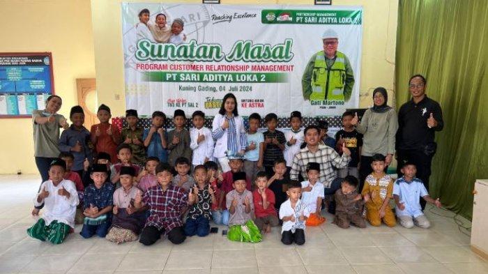 PT SAL 2 yang merupakan Group Astra Agro, melalui tim Partnership Management (PSM), mengadakan kegiatan sunatan massal di Balai Desa Kuning Gading, Unit 17 Kuamang Kuning, Kecamatan Pelepat Ilir, Kabupaten Bungo, Kamis (4/7/2024).