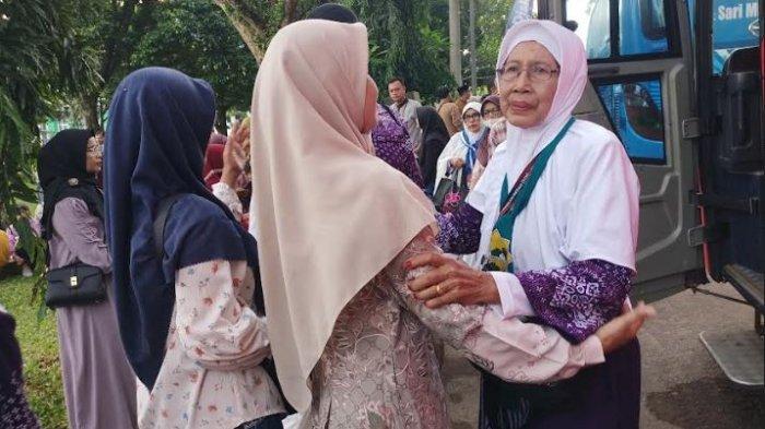 422 Calon Jamaah Haji (CJH) asal Kota Jambi dilepas ke Tanah Suci Jumat (7/6/2024) pagi.