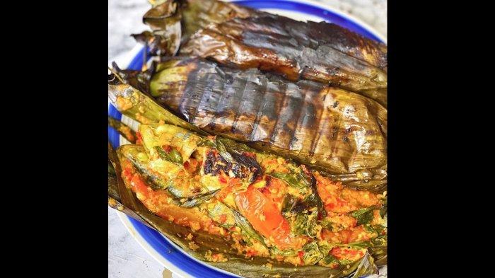 Ilsutrasi pepes ikan kembung