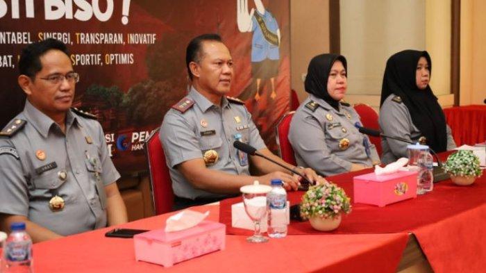 Kepala Kanwil Kemenkumham Jambi M Adnan saat Bimbingan Teknis Belajar Bahasa Isyarat Senin (10/06/2024).