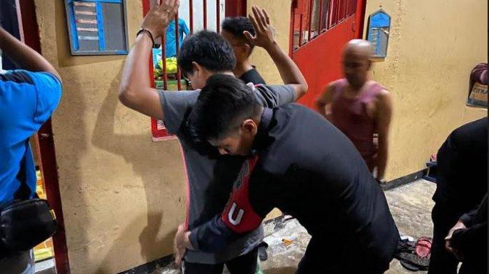 Lapas Kelas IIB Kuala Tungkal melakukan penggeledahan blok hunian warga binaan pemasyarakatan (WBP), Rabu (10/7/2024).
