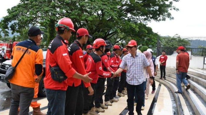 PT Semen Padang mengirim relawan Tim Reaksi Cepat (TRC) dan tim medis dari Semen Padang Hospital (SPH) ke lokasi banjir di Pesisir Selatan, Sumbar