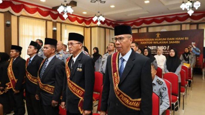 Kementerian Hukum dan HAM (Kemenkumham) Jambi menggelar Upacara Wisuda bagi Pegawai Kemenkumham yang memasuki masa Purnabakti.