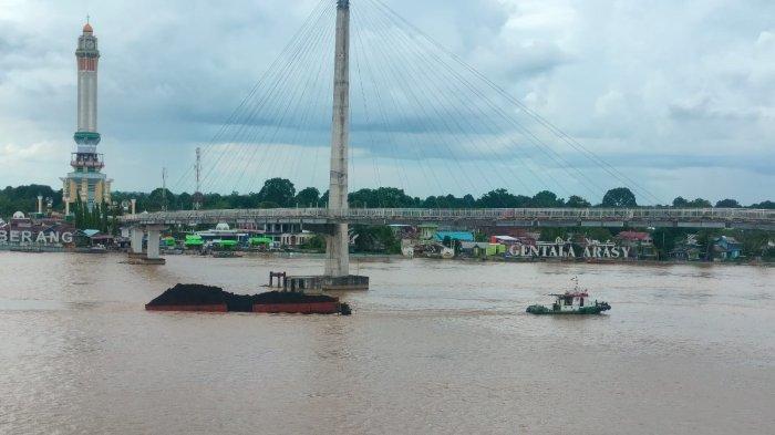 Angkutan batubara jalur Sungai Batanghari