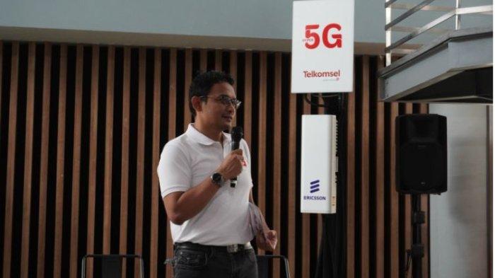 Perluas Jaringan 5G: Direktur Network Telkomsel, Indra Mardiatna, menyatakan bahwa Telkomsel akan terus berupaya memastikan agar manfaat jaringan 5G Telkomsel bisa dinikmati oleh semua orang, setiap rumah, dan kegiatan bisnis, sehingga secara strategis bisa mempercepat pertumbuhan ekonomi dan transformasi digital.