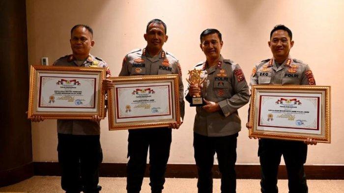 Polda Jambi berhasil menyabet penghargaan terbaik I dalam kategori Polda tipe B mengalahkan 4 nominasi Polda lainnya pada ajang Kompolnas Award 2024.