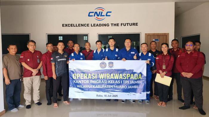Kantor Imigrasi Kelas I TPI Jambi menggelar kegiatan Pengawasan Serentak Orang Asing sebagai bagian dari Operasi Wira Waspada Tahun 2025.