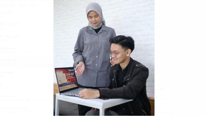 TELKOMSEL - Telkomsel secara resmi meluncurkan EZNet Wireless, layanan internet terbaru tanpa kabel. EZNet Wireless menawarkan dua skema layanan fleksibel, yaitu Rental dan Buy Your Own Device (BYOD), berbasis teknologi EZNet Cellular.