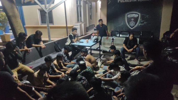 20 Pelajar Diamankan Polisi karena Tawuran di SMAN 6 Kota Jambi, Sebagian Terluka Kena Sajam