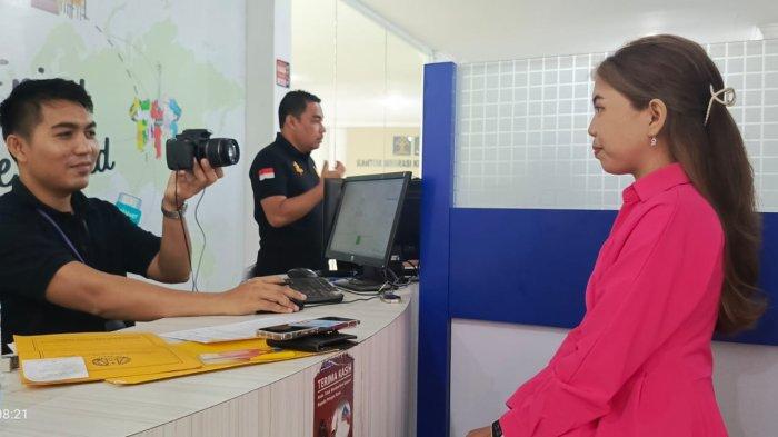 Di Hari Bhakti Imigrasi Ke-74, Kantor Imigrasi Jambi yang beralamat di Jl. Arif Rahman Hakim No. 63 Simpang IV Sipin Telanaipura menyelenggarakan Layanan Paspor Simpatik, Sabtu (20/01/2024).