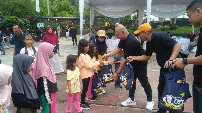 Menyambut Hari Bhakti Imigrasi (HBI) ke-74, Kantor Imigrasi Kelas I TPI Jambi melaksanakan kegiatan jalan santai bersama, Sabtu (20/1/2024).