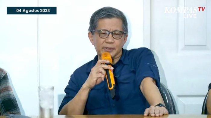 Rocky Gerung menyampaikan permohonan maaf atas kegaduhan atau keonanaran yang disebabkan ucapannya yang dianggap menghina Presiden Jokowi.