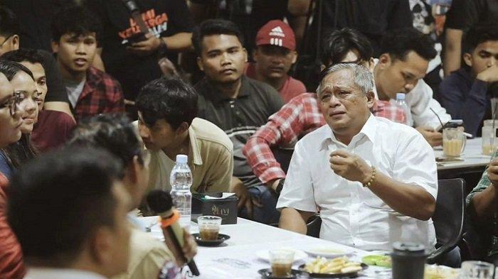 Seorang ASN di Kabupaten Karo, Sumatera Utara, Sarifin Bangun curhat ke Mahfud MD terkait Undang-Undang Informasi dan Transaksi Elektronik (ITE).