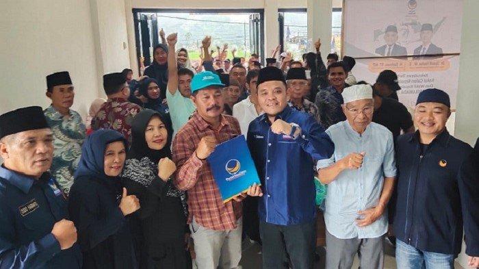 Ketua DPD Partai Nasdem Kabupaten Kerinci, Salman mengaku gerogi melihat militan Monadi yang mengantarkan berkas pendaftaran ke sekretariat partainya, Selasa (7/5/2024).