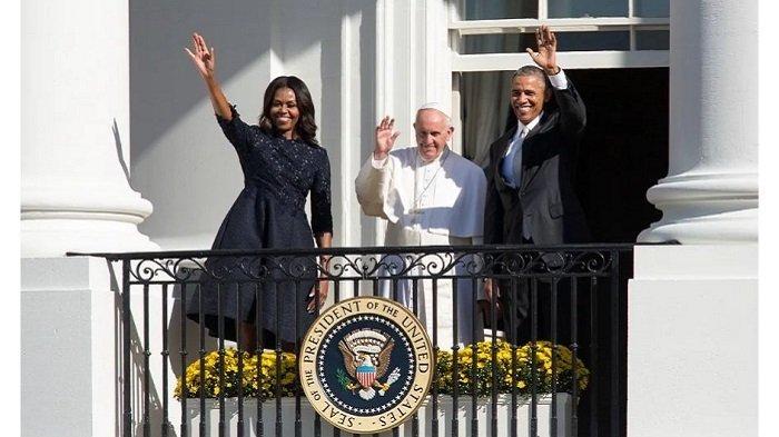 KENANG PAUS FRANSISKUS: Mantan Presiden Amerika Serikat, Barack Obama memuji mendiang Paus Fransiskus. Sosoknya menurut Obama, telah menginspirasi umat Katolik dan non-Katolik untuk