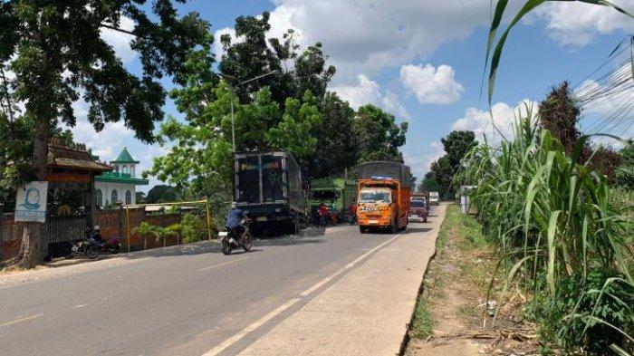 KECELAKAAN - Terjadi kecelakaan di Jalan Lintas Lingkar Barat, Bagan Pete, Kecamatan Alam Barajo, Kota Jambi, Sabtu siang (21/6/2025).