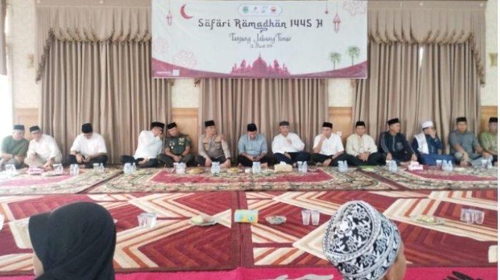 SKK Migas PetroChina International Jabung Ltd, bersama Pemerintah Kabupaten Tanjung Jabung Timur menggelar Safari Ramadhan 1445 Hijriyah, serta serahkan santuan untuk 150 orang anak yatim dan kaum dhuafa, pada Kamis (21/03/24).