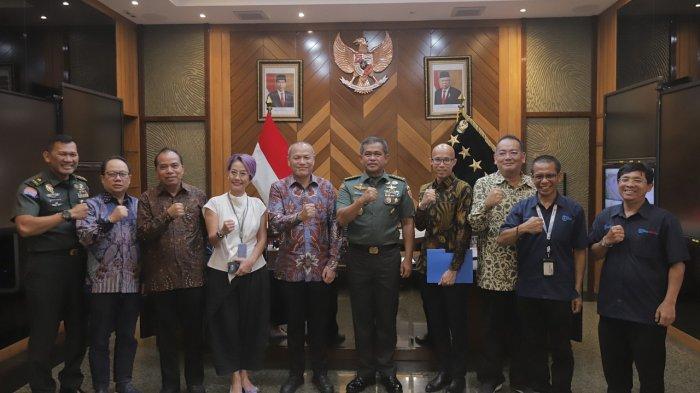TNI AD bekerja sama dengan media massa Tribun Network, Kompas Gramedia, mengadakan pelatihan peningkatan literasi digital.