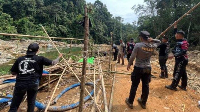 Subdit Tipidter Ditreskrimsus Polda Jambi bersama Polres Bungo lakukan penertiban Aktivitas Penambangan Emas Tanpa Izin (PETI) yang menggunakan Alat Berat di Dusun Sungai Telang Kecamatan Rantau Pandan, Kabupaten Bungo, Rabu (22/5/2024)