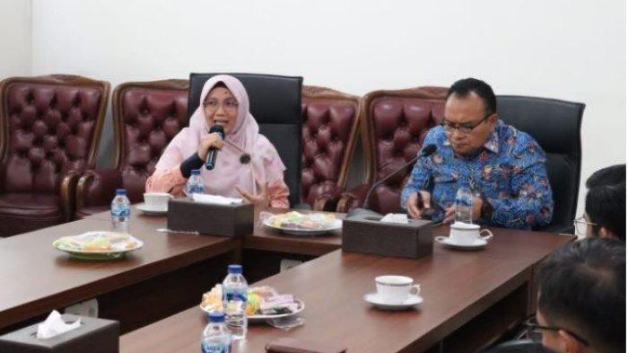 Pimpinan Ombudsman RI, Robert Na Endi Jaweng bertemu langsung dengan Kepala BPJS Kesehatan Cabang Jambi Ibu Sri Widyastuti pada Jumat, 23 Juni 2023.