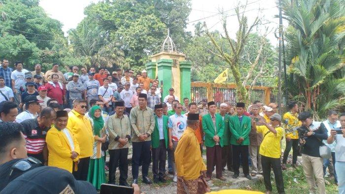 Bakal Pasangan Calon (Bapaslon) Nalim dan Nilwan Yahya deklaras dan mendaftarkan diri ke KPU jelang Pilbup Merangin, Rabu (28/8/2024)