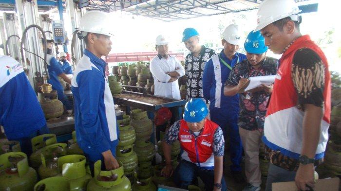 Pertamina Patra Niaga Regional Sumbagsel rutin menggelar inspeksi di semua wilayah salah satunya di Stasiun Pengisian Bulk Elpiji (SPBE) agar penyaluran LPG 3 Kg yang disalurkan ke masyarakat sesuai takaran.