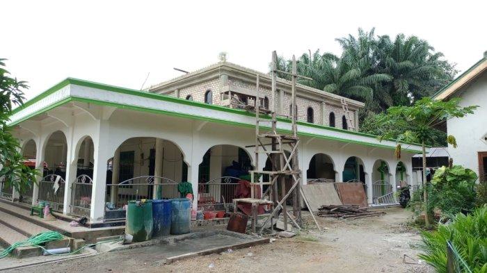 PT Perkebunan Nusantara IV (PTPN IV) Regional 4 (eks PTPN 6) Jambi membantu selesaikan pembangunan Masjid Baitul Muslim Kecamatan Bahar Selatan, Kabupaten Muaro Jambi, Provinsi Jambi.