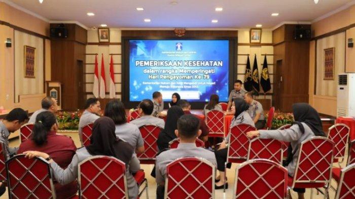 Dalam rangka menyambut Hari Pengayoman ke-79 Tahun 2024, Kantor Wilayah Kementerian Hukum dan Hak Asasi Manusia (Kemenkumham) Jambi melakukan pemeriksaan kesehatan terhadap seluruh pegawai