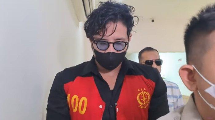Ammar Zoni saat menjalani sidang tuntutan di PN Jakarta Selatan