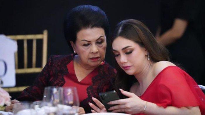 Celine Evangelista bersama istri ST Burhanuddin