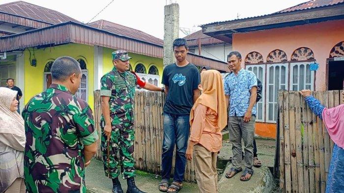 Dandim Kerinci Kunjungi Rumah Sagil Siswa SD yang Miliki Tinggi 2 Meter