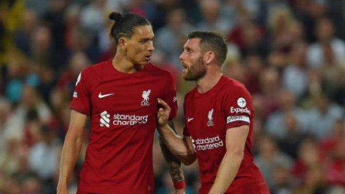 Darwin Nunez dan James Milner, Penyerang anyar Liverpool tersebut mendapat kartu merah saat bermain imbang melawan Crystal Palace di Liga Premier Inggris, pada Selasa (16/8/2022) dini hari tadi.