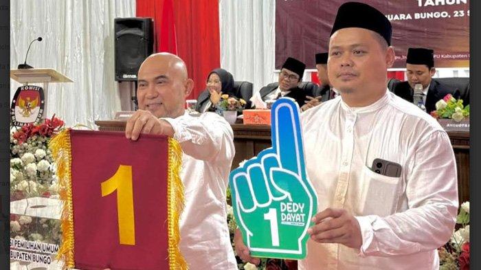 BERSYUKUR - Pasangan Dedy Putra dan Tri Wahyu Hidayat atau Dedy-Dayat ditetapkan jadi Bupati dan Wakil Bupati terpilih usai PSU Pilkada Bungo