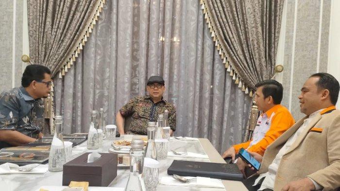 Pertemuan perdana parpol pengusung pasangan AMIN dihadiri Ketua DPW Partai NasDem Jambi, Syarif Fasha, Ketua DPW PKS Provinsi Jambi Heru Kustanto dan Sekretaris DPW PKB Provinsi Jambi, Elpisina.