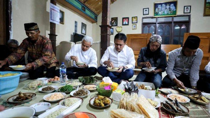 Ganja Pranowo sarapan bersama warga Desa Kauman Kecamatan Plaosan Magetan yang berkumpul di rumah Sardi, Jumat (19/1/2024).