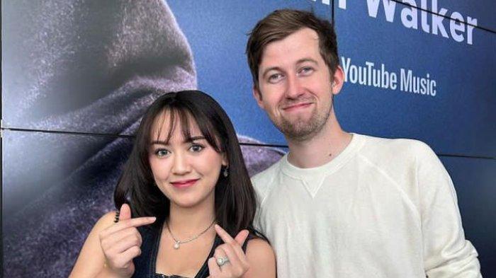 Happy Asmara pamer foto bareng Alan Walker