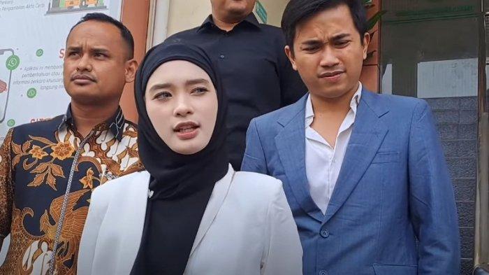 Inara Rusli tak pernah membatasi orang tua Virgoun bertemu anaknya
